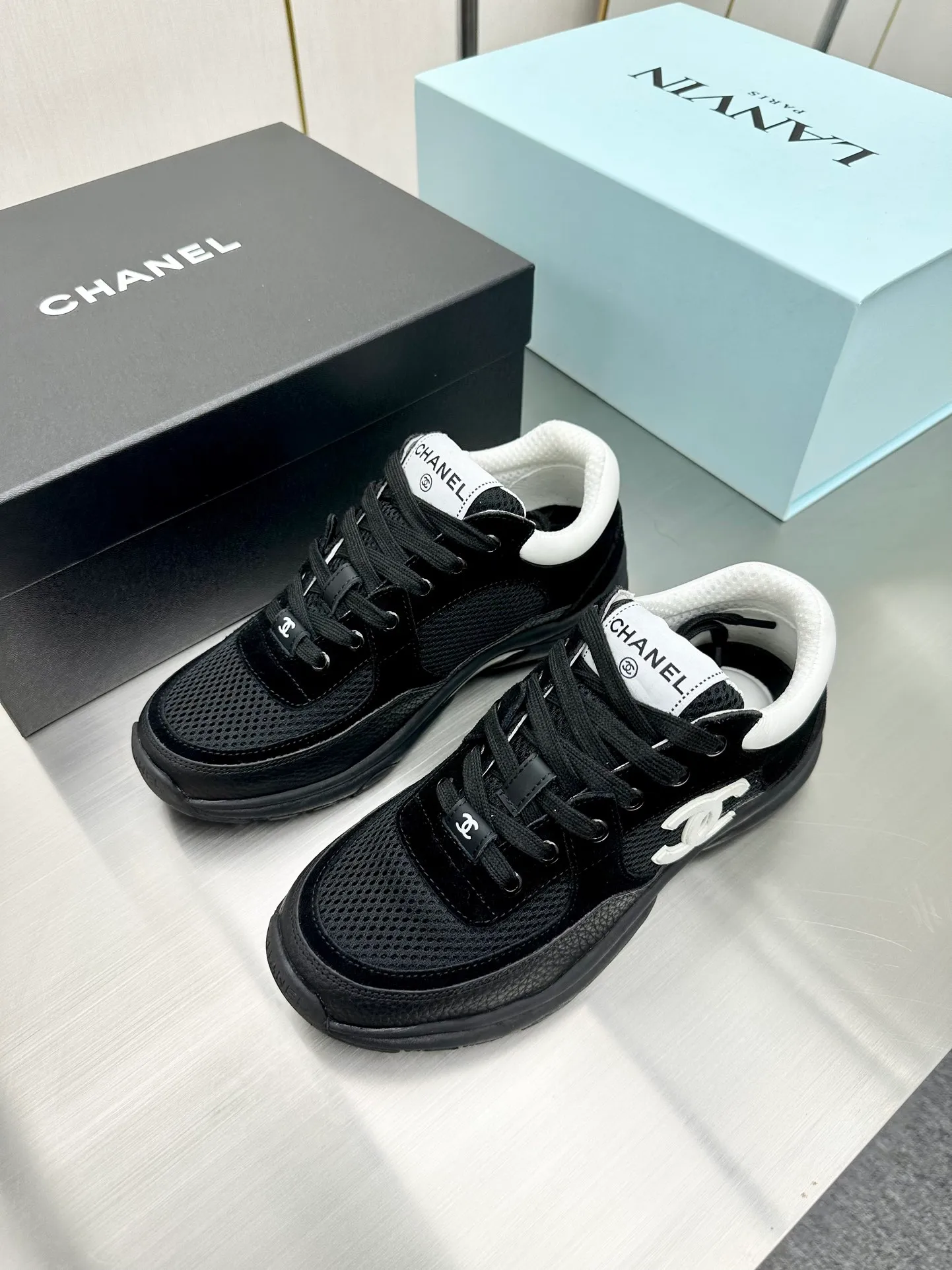 👟👟Ex-factory price 480 👟👟 Women's Shoes Women's Clothing Chanel Chanel - 2023 Counter Top Casual Sports Shoes This classic design; the upper is electro-embroidered with a variety of techniques; the outsole is fashionable and sporty; it is unusual to incorporate a variety of color matching elements... The diversified mix and match is very beautiful and versatile, and can be used for leisure, fashion, sports and outdoor... ꫛꫀꪝ Go➫ Material: ❶The upper is made of: original imported mercerized velvet + double-layer breathable mesh ❷The inner lining is made of: the original imported breathable mesh ❸The outsole is based on: original T👟👟factory price U combination outsole. Counter boutique packaging complete set for women 35–41 and men 38-46